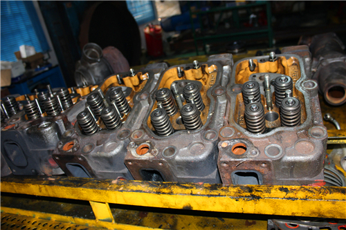 三菱S12柴油發動機缸蓋總成