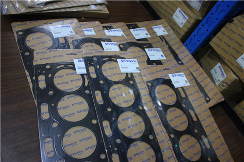 威爾遜信柴油發(fā)電機(jī)組配件1830346 C95汽缸蓋、汽缸墊、氣門、導(dǎo)管、座圈