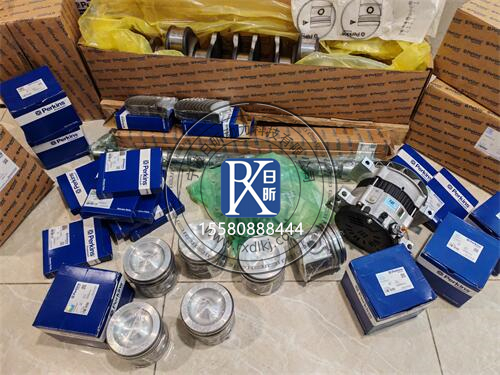 特雷克斯TLB820挖掘裝載機珀金斯發動機：全維呵護指南