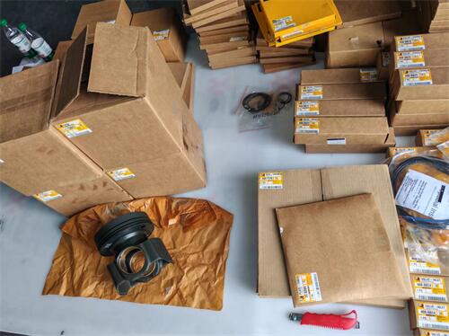 卡特彼勒攤鋪機(jī)配件全解析:道路施工的得力助手！